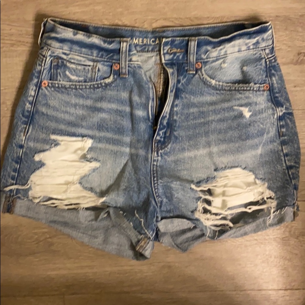 Lighthwash denim mom short
